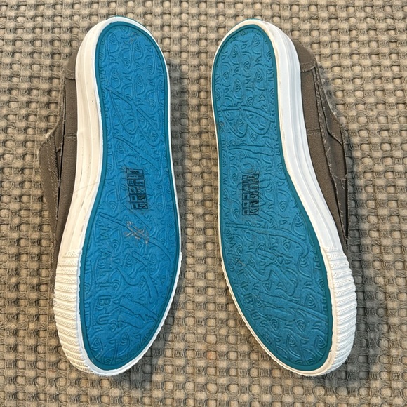 Blowfish Sherpa lined sneaker never worn - Picture 2 of 2